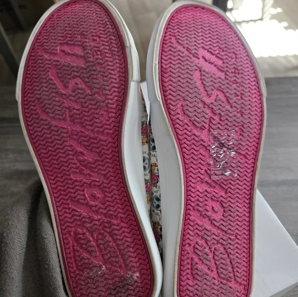 Blowfish White and Pink Sugar Skull Play-K Style Size 3... Worn Once - Picture 3 of 5